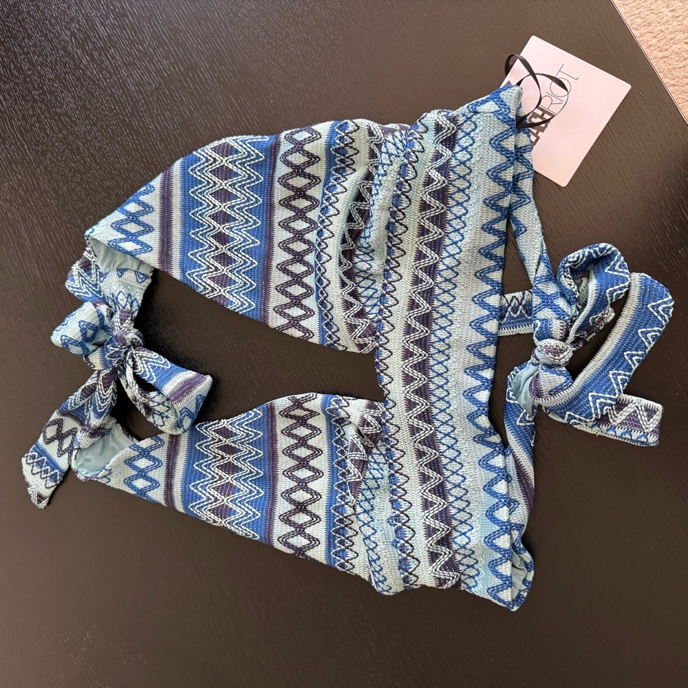 Beach Riot Blue Patterned Halter Bikini Top - Picture 2 of 4